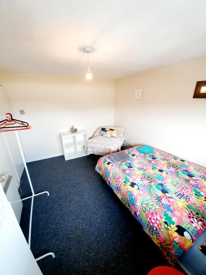 Rayleigh Town Centre 3 Bedroom Apartment Exterior foto