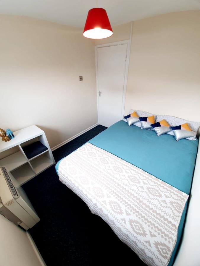 Rayleigh Town Centre 3 Bedroom Apartment Exterior foto